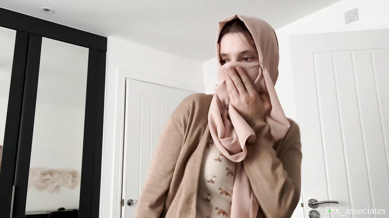 Arab Step Mom Helps Son With Broken Arms