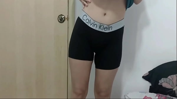 Encuentro a mi hermanastra con mi ropa interior, se la Quite y le follo el coño HISTORIA COMPLETA