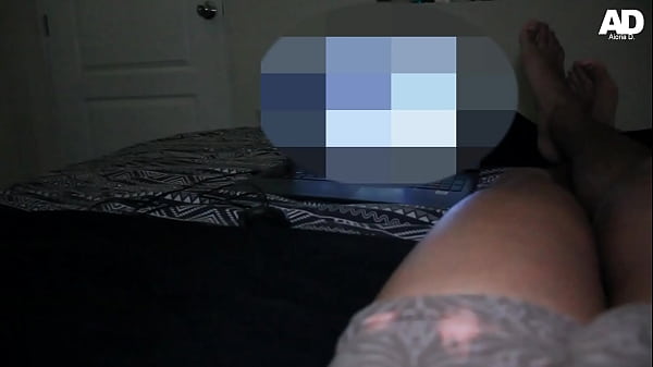 Hermanastra Interrumpe mi pelicula y me la follo a escondidas de papa