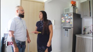 I rent an airbnb with my stepmother’s slut- creampie .. porn in Spanish