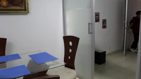 El profesor me ayudaba con la tarea pero termino follandome el coño para poder pasar el año HISTORIA COMPLETA