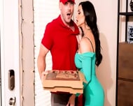 Kendra Lust – Best of ZZ – Kendra Lust – Thanksgiving Big Ass MILF Big Tits