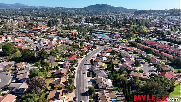 Mylfex – Chess Master Licking a Mom & her Step-Daughter Pussies