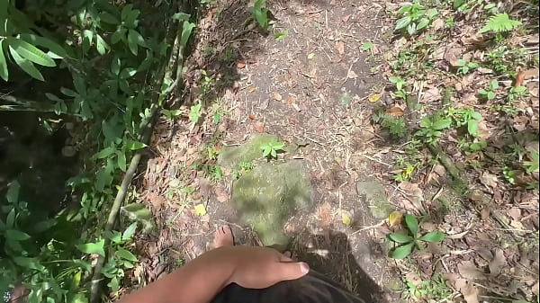 le enseño a jugar a las cartas a mi hermanastra a cambio de una rica follada con mi grande pene y llenarle su culo de rica leche.